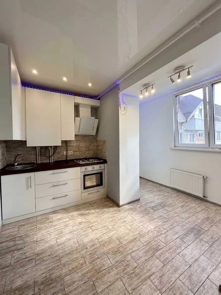 2-room apartment renovated. Individual gas heating
