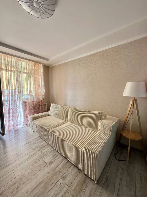 Apartment renovated, balcony, 2% registration