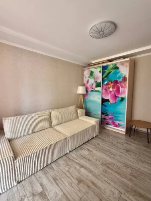 Apartment renovated, balcony, 2% registration