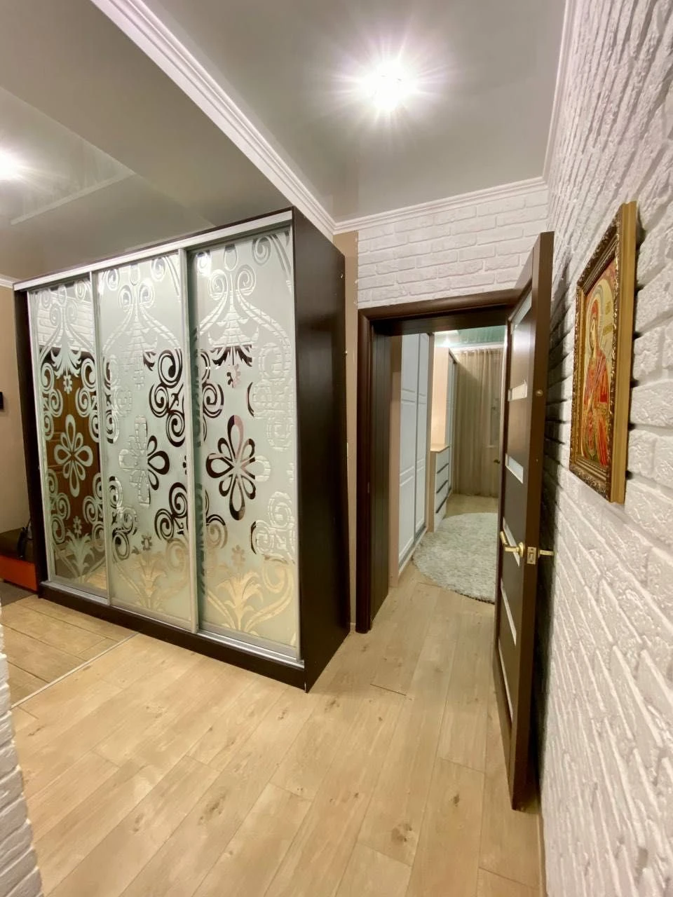 2-кімнатна квартира 59,9 м² з ремонтом та технікою | Центр Бучі