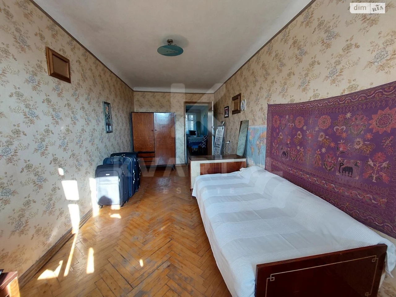 For Sale: 3-Room Apartment