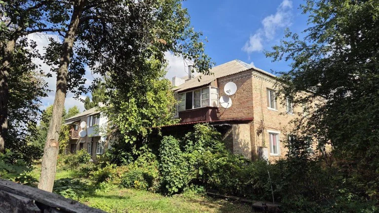 Apartment for sale: 1-bedroom apartment with renovation, balcony and gas heating