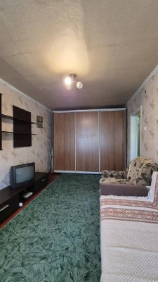Apartment for sale: 1-bedroom apartment with renovation, balcony and gas heating