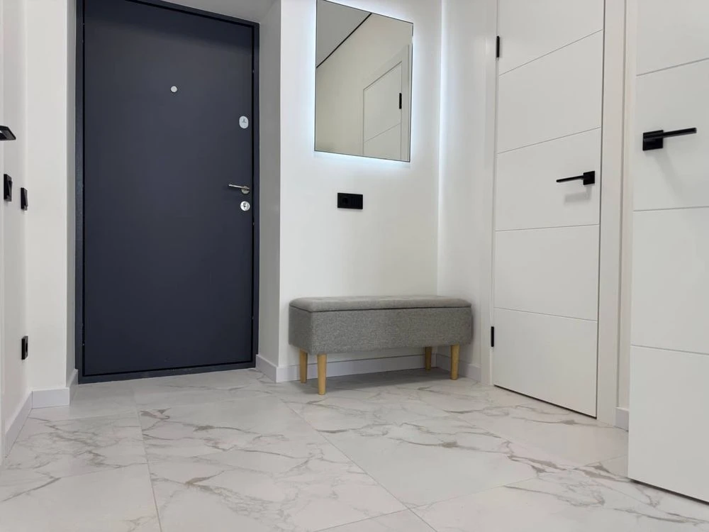 Apartment for Sale: Modern and Stylish Renovation