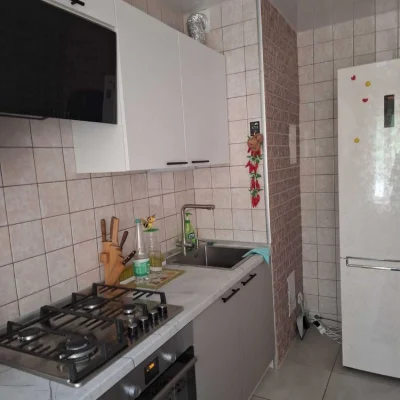 I will sell a 4-room apartment in the Topolya-3 residential area