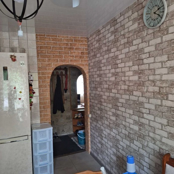 I will sell a 4-room apartment in the Topolya-3 residential area