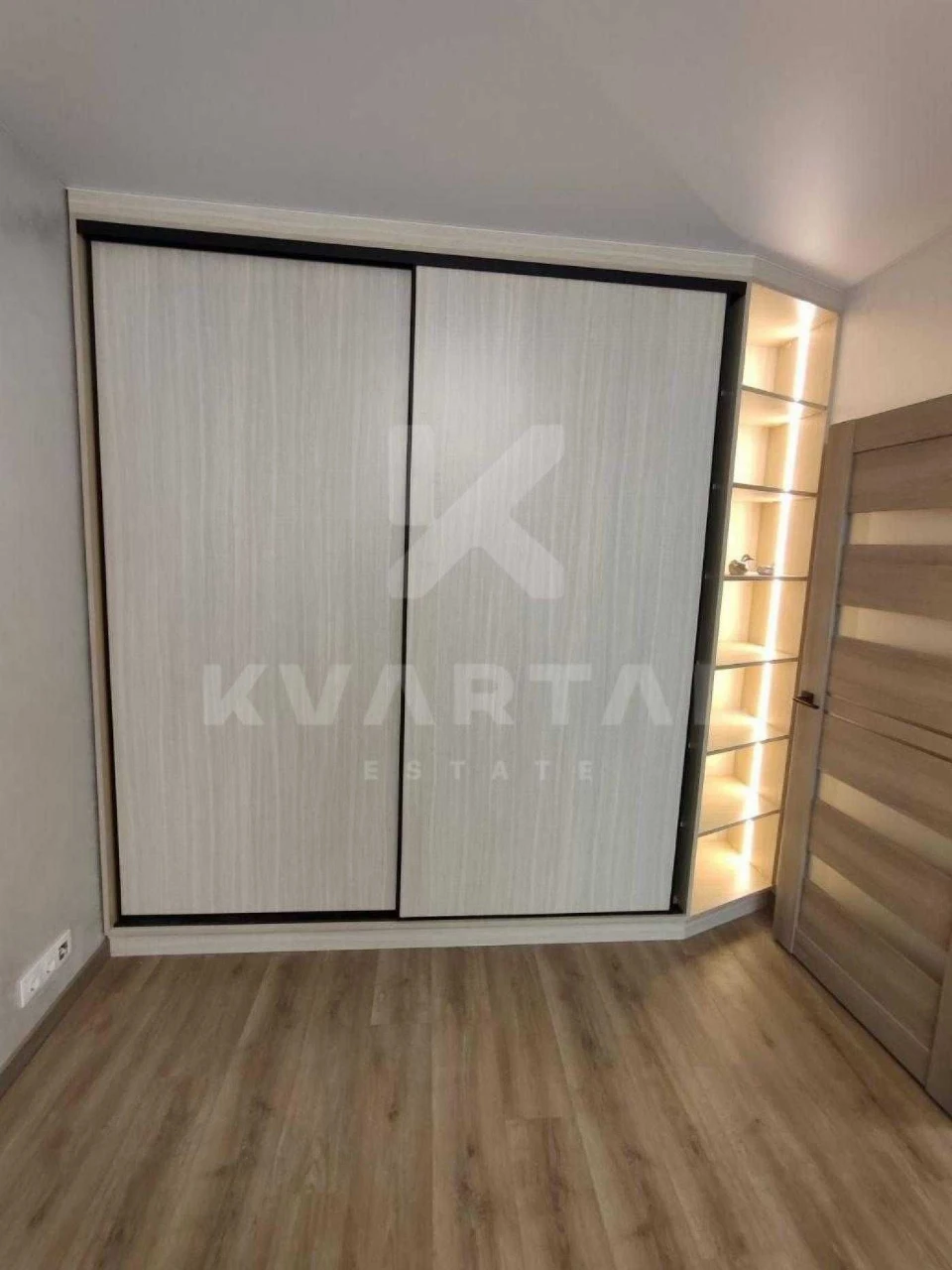 Продажа 1-комнатной квартиры с новым ремонтом (35 м²) в ЖК "Continent Ray", Буча
