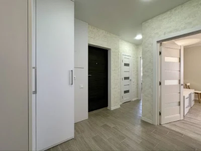 Велика 2-кімнатна квартира 71 м² з дизайнерським ремонтом