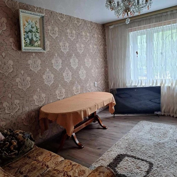 I will sell a 4-room apartment in the Topolya-3 residential area