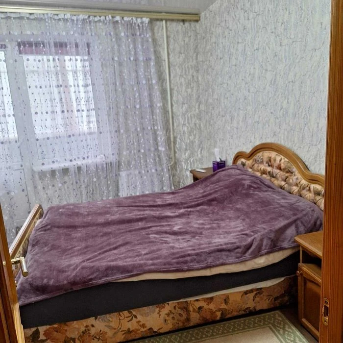 I will sell a 4-room apartment in the Topolya-3 residential area