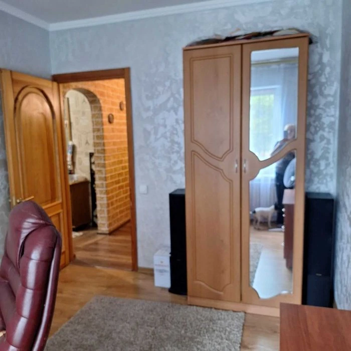 I will sell a 4-room apartment in the Topolya-3 residential area