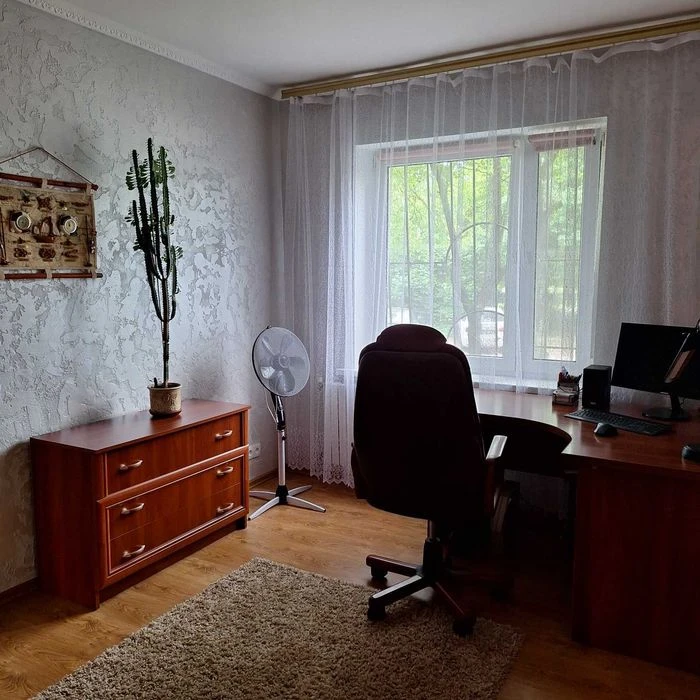 I will sell a 4-room apartment in the Topolya-3 residential area