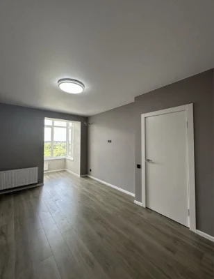 Urgent! Apartment with Renovation! Great Price! $58,000!