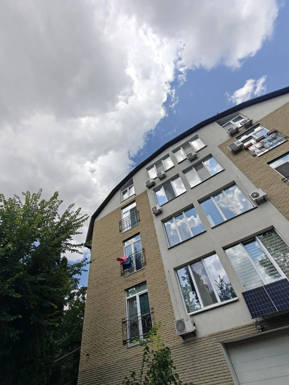 Three-bedroom apartment near Bucha Park, voucher, ser