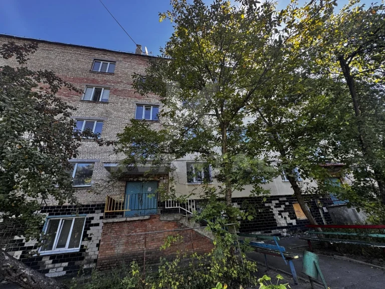 Located near a large park! Full 1-bedroom apartment!