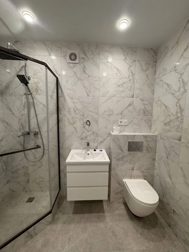 Buch. One-room apartment with modern renovation.
