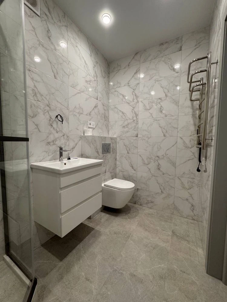 Buch. One-room apartment with modern renovation.
