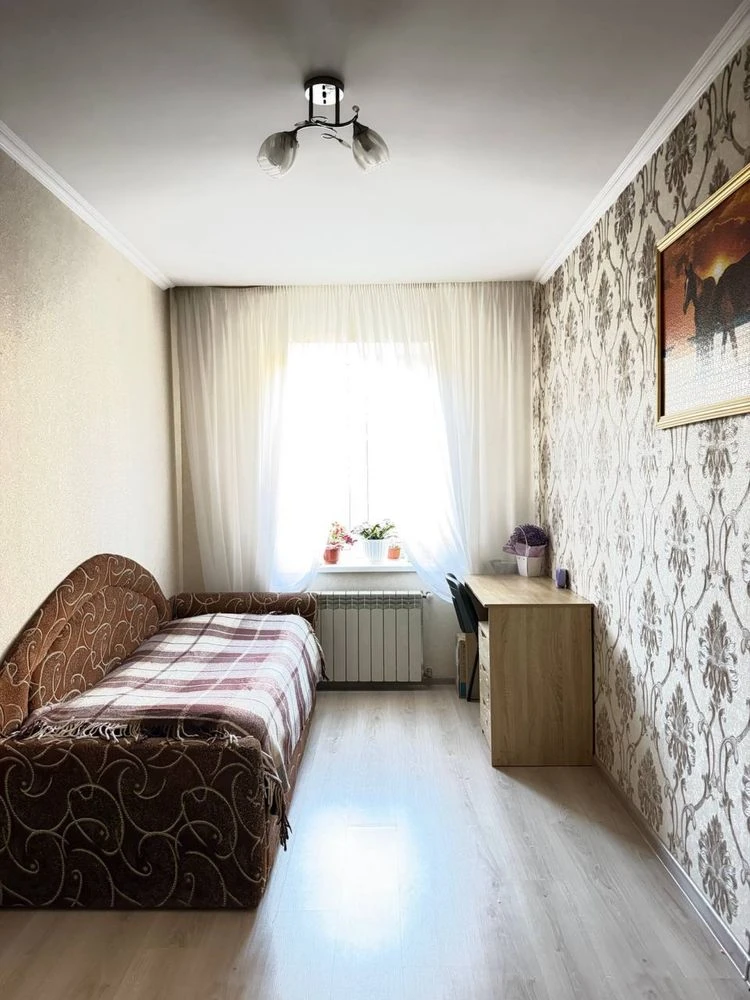 Продам. Двокімнатна 54м2 з ремонтом
