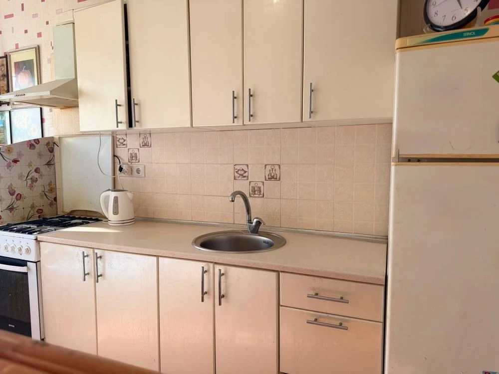 Продам. Центр. ЖК Варшавський двір. Однокімнатна