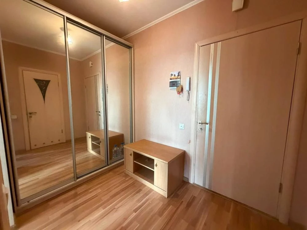 Продам. Центр. ЖК Варшавський двір. Однокімнатна