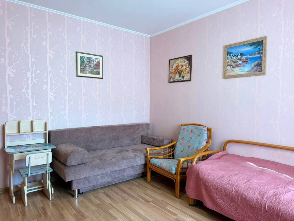 Продам. Центр. ЖК Варшавський двір. Однокімнатна