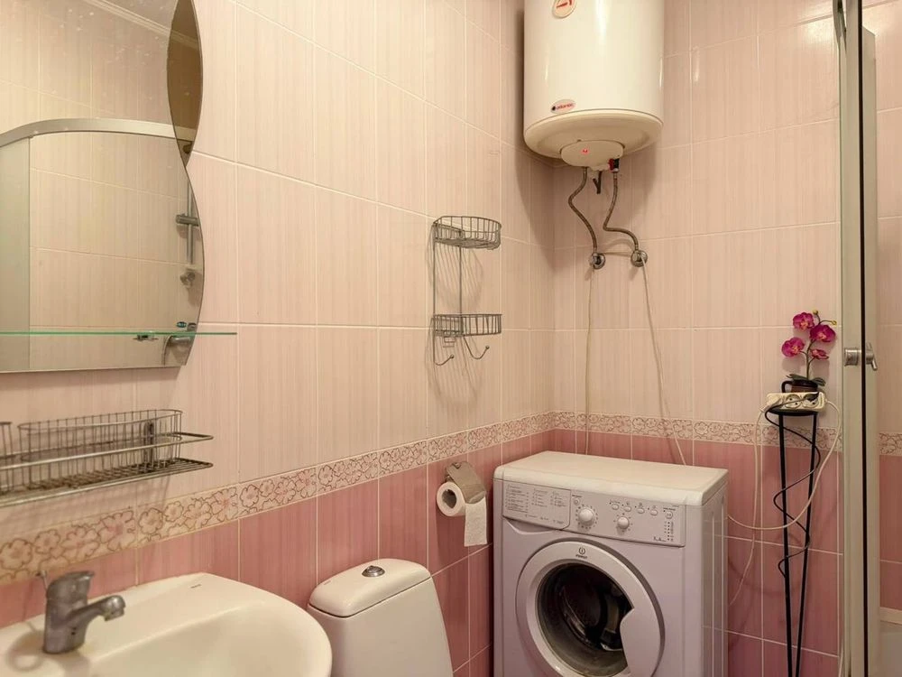 Продам. Центр. ЖК Варшавський двір. Однокімнатна