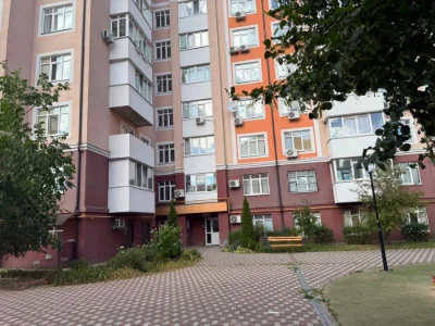 Продам. Центр. ЖК Варшавський двір. Однокімнатна