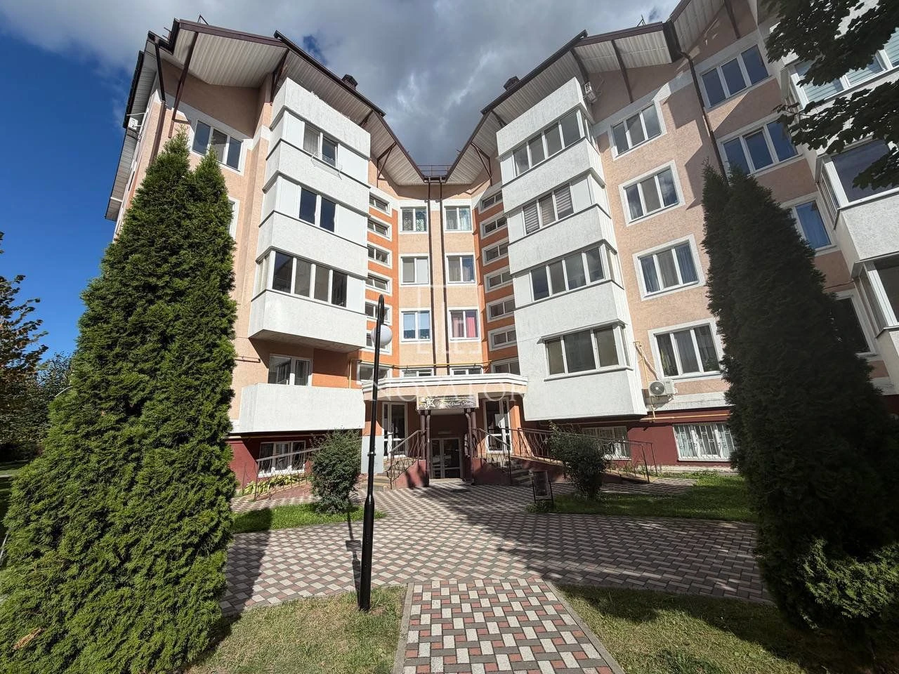 For sale, two-room apartment in the city of Bucha! Individual gas heating.
