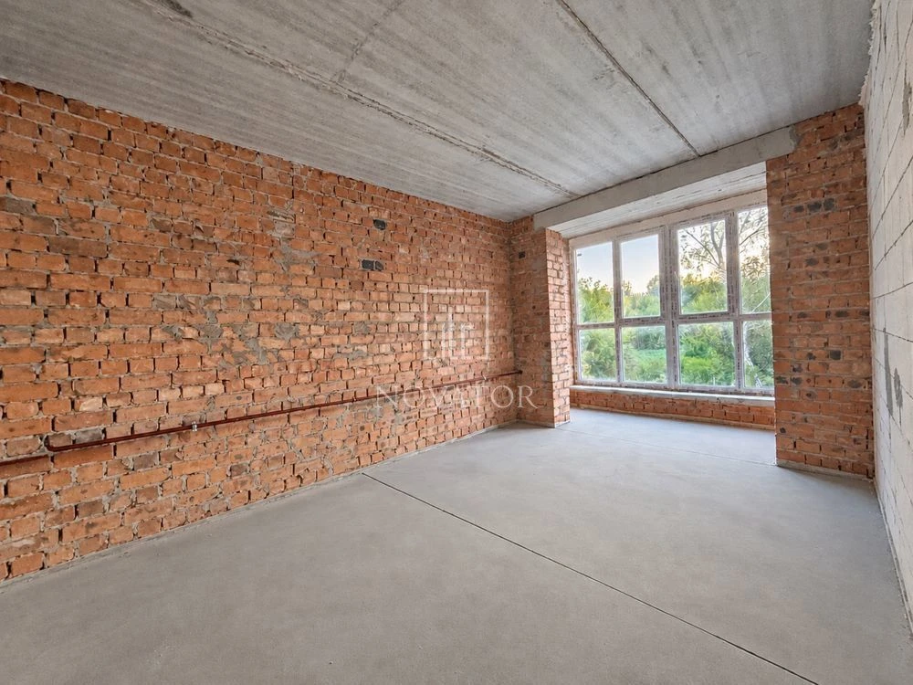For Sale: Large 1-bedroom apartment near Buchan Park!