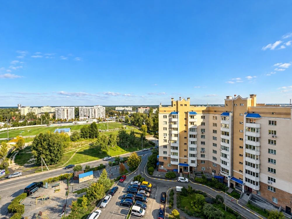 Продається велика квартира з якісним ремонтом в центрі Бучі
