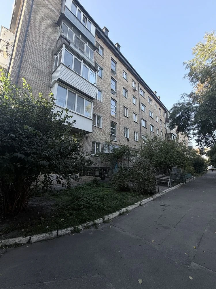 Two-bedroom apartment 41 sq m in the center of Bucha