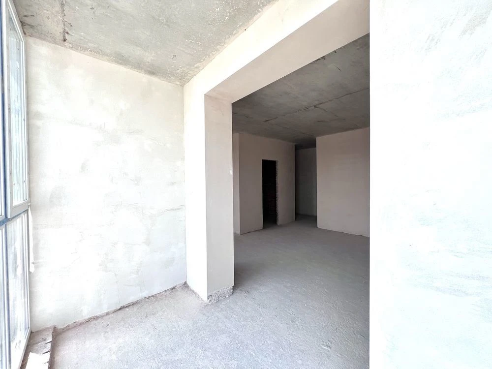 Spacious 1-bedroom apartment, open layout! With a balcony! Buchansky