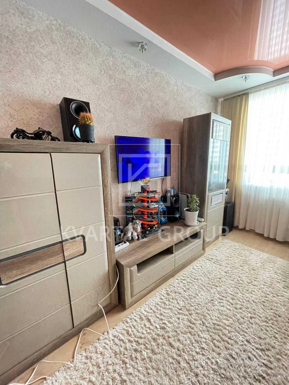Продається простора 2-кімнатна квартира в самому серці Бучі.