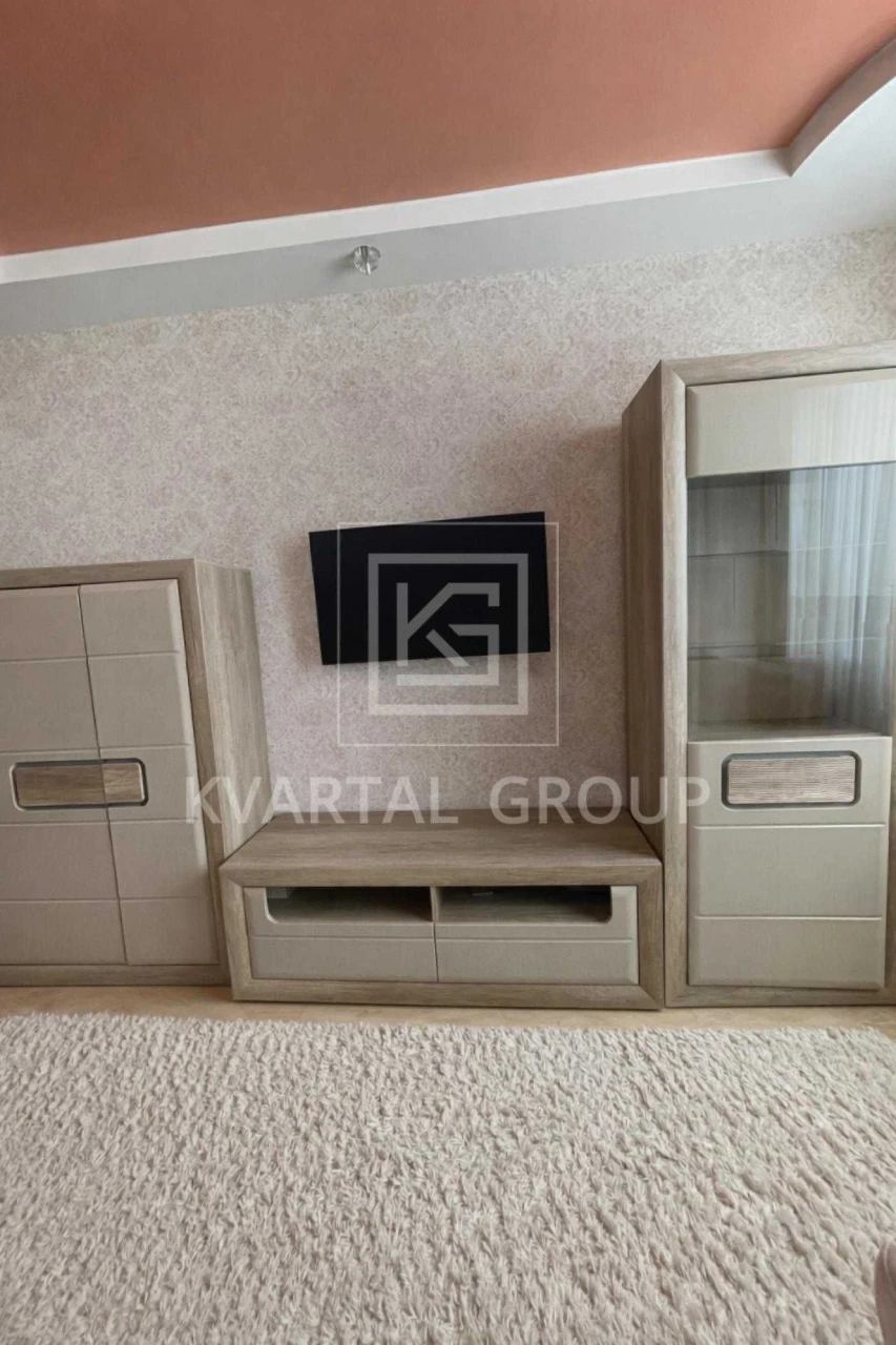 Продається простора 2-кімнатна квартира в самому серці Бучі.