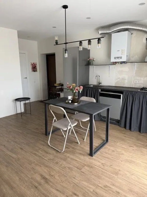 Продаж під Держмолодьжитло 2-кімнатна квартира 58.1 м² з рем
