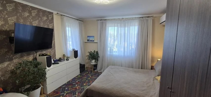 Sale of a cozy 42 sq m apartment in the center of Buch.
