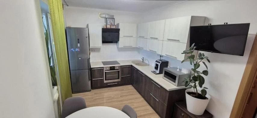 Sale of a cozy 42 sq m apartment in the center of Buch.