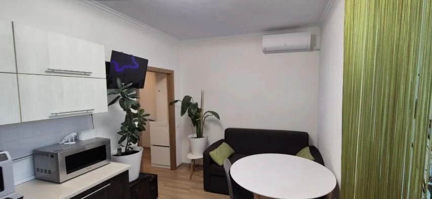 Sale of a cozy 42 sq m apartment in the center of Buch.