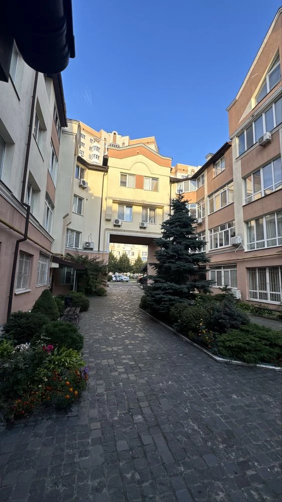 Sale of a 1-room apartment in the center of Bucha.