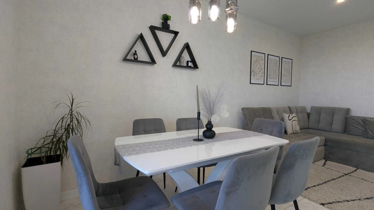 Spacious two-bedroom apartment (apartment) in one of the best