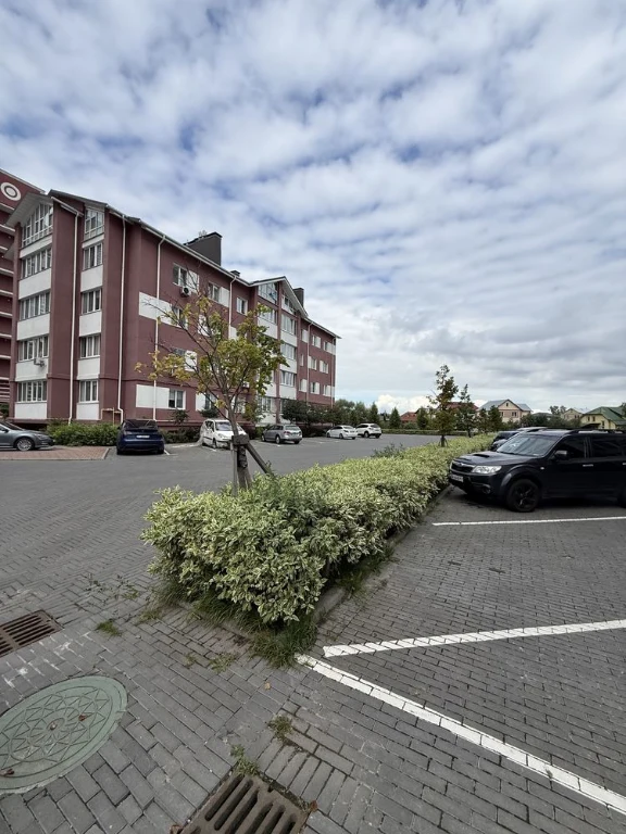 For Sale - 1 Apartment Without Commission! Un renovated