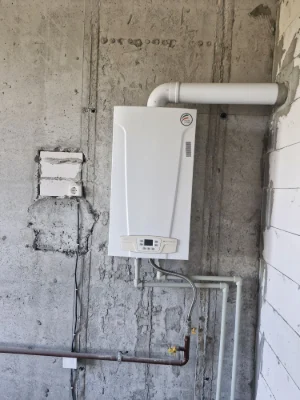 Apartment 2% 1 room with gas. Occupied house.
