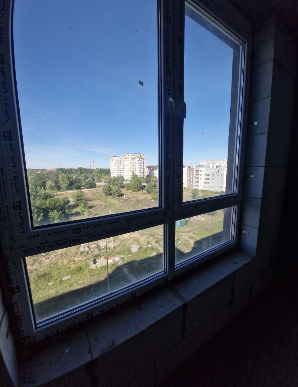 Apartment 2% 1 room with gas. Occupied house.