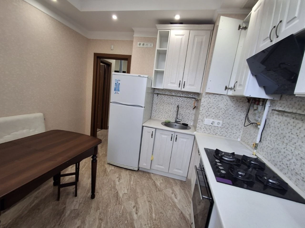 One-bedroom apartment renovated with independent gas heating