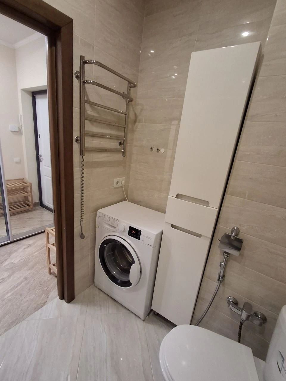 One-bedroom apartment renovated with independent gas heating