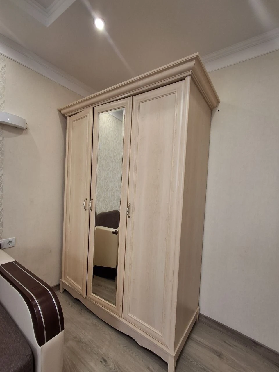 One-bedroom apartment renovated with independent gas heating