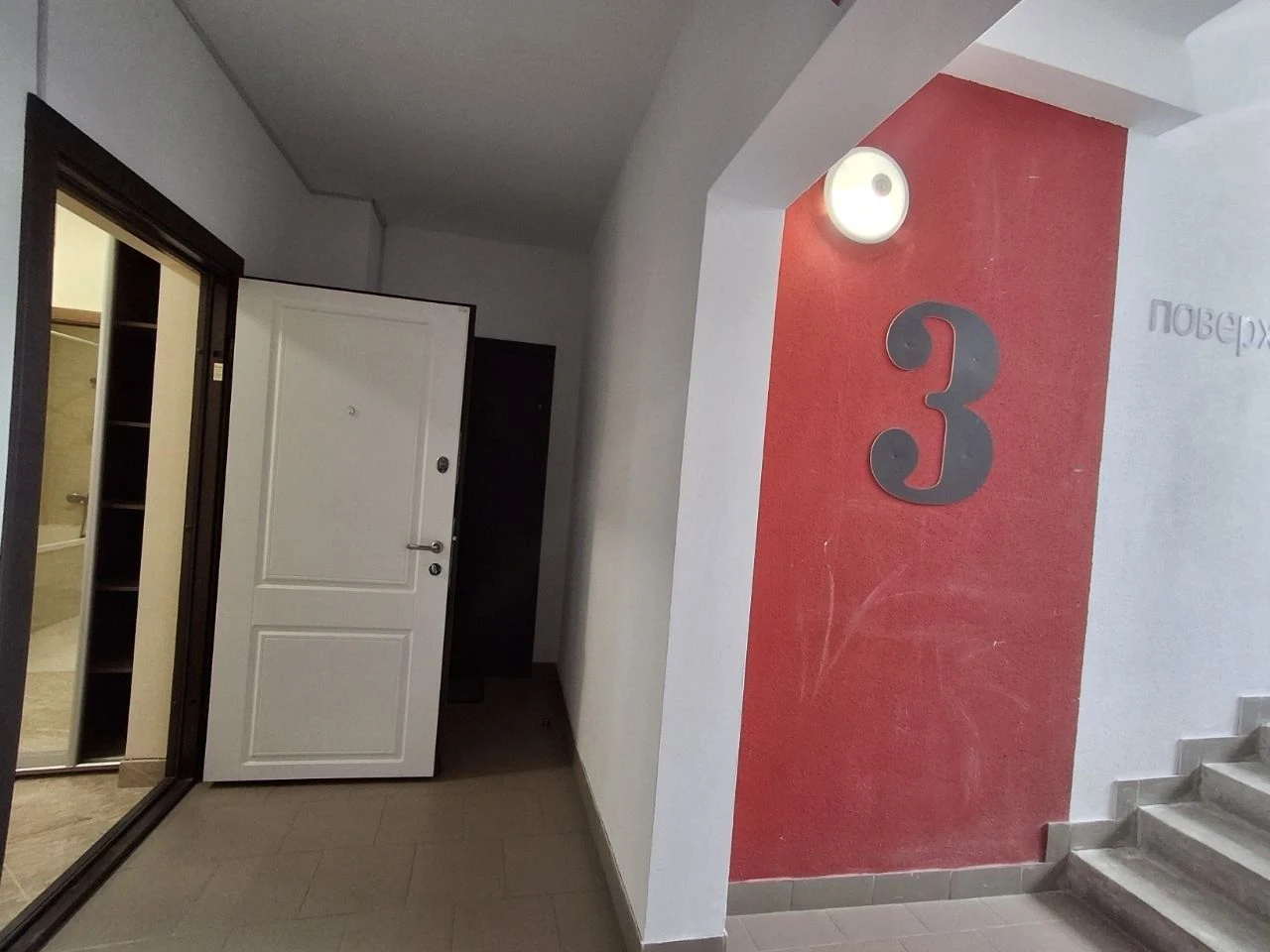 One-bedroom apartment renovated with independent gas heating