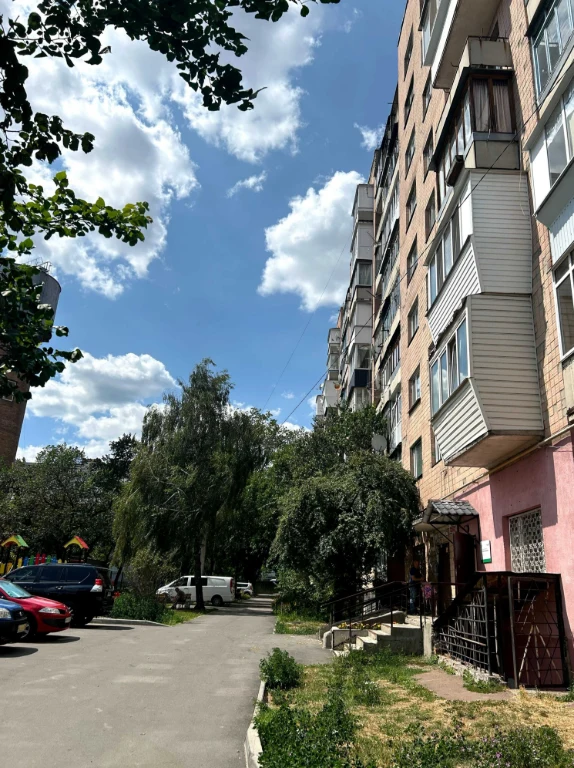 2-room apartment renovated. Bucha. Central heating.