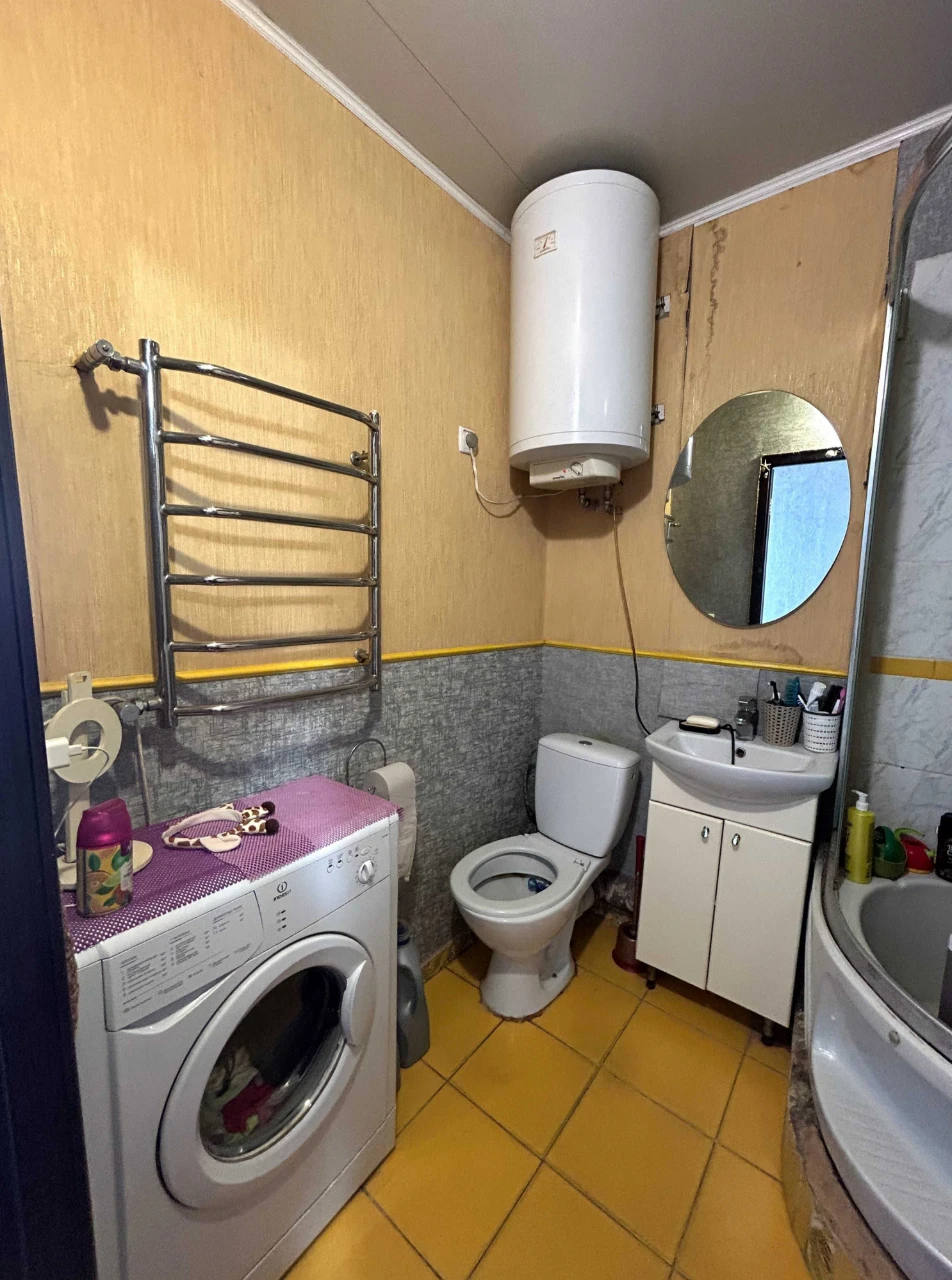 2-room apartment renovated. Bucha. Central heating.