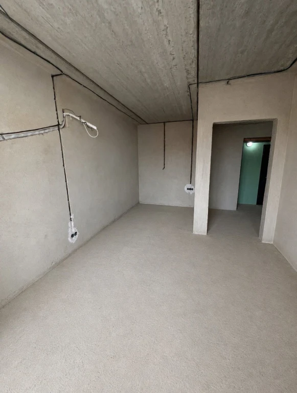 Great Offer! One-bedroom apartment with gas and partial renovation